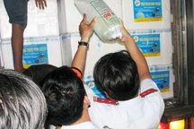 Trắng đêm “đánh” tôm giống “lậu”: “Thi gan” với thanh tra!