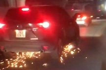 Tài xế nước ngoài gây tai nạn khiến một bé gái bị thương rồi bỏ chạy