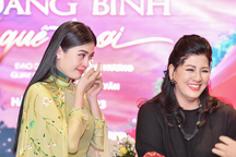 Thi Phượng bật khóc khi nhắc lại con đường theo đuổi ca hát