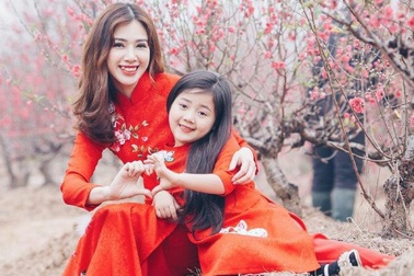 Hot girl Hà Min và mẫu nhí đẹp rạng ngời ngày Xuân