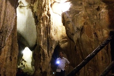 Lung linh động Kim Cương ở Hòn Phụ Tử