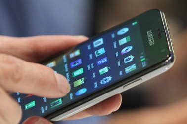 Người dùng Android trung thực, khiêm tốn hơn người dùng iPhone?