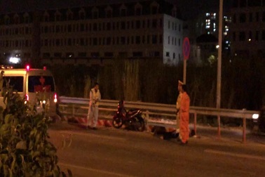 2 vụ xe máy lao vào dải phân cách trên cao tốc HLD