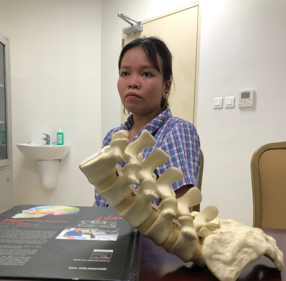 Xót thương cô gái dân tộc Thái suốt 10 năm sống chung với khối u khổng lồ - 4 Xót thương cô gái dân tộc Thái suốt 10 năm sống chung với khối u khổng lồ - 4