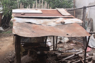 Vận động gia đình sống giữa rừng sâu về xuôi