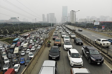 Giao thông kẹt cứng tại cửa ngõ Thủ đô