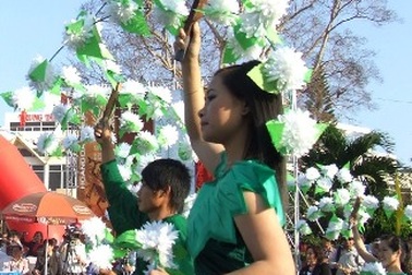 Tưng bừng lễ hội đường phố Buôn Ma Thuột