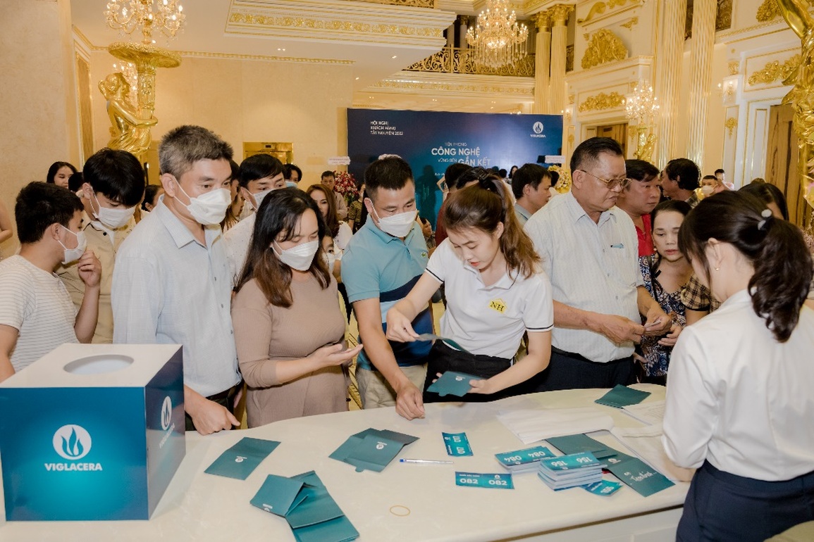 Viglacera tổ chức thành công hội nghị khách hàng quy mô lớn tại Tây Nguyên - 1 Viglacera tổ chức thành công hội nghị khách hàng quy mô lớn tại Tây Nguyên - 1