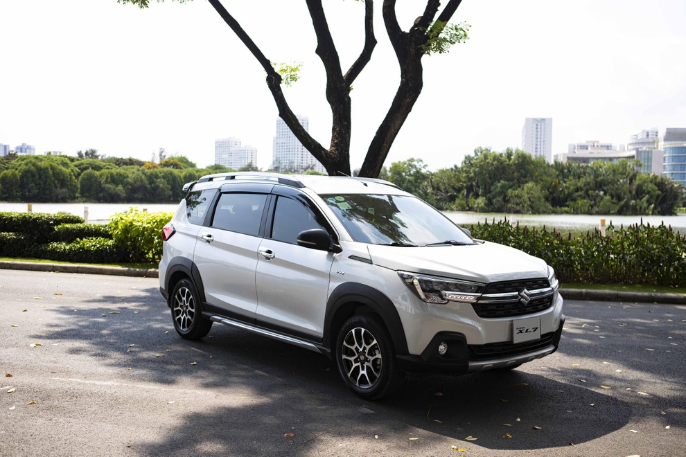 Suzuki XL7 - xe 7 chỗ gói trọn tiện ích, hài lòng số đông - 3 Suzuki XL7 - xe 7 chỗ gói trọn tiện ích, hài lòng số đông - 3