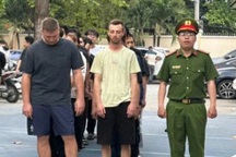 Bắt giữ 28 người trong đường dây mua bán cần sa ở TPHCM