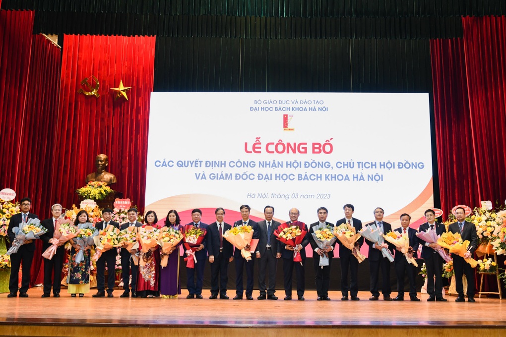 Bộ trưởng GDĐT nói về sự khác biệt rất lớn giữa trường đại học và đại học - 2 Bộ trưởng GDĐT nói về sự khác biệt rất lớn giữa trường đại học và đại học - 2