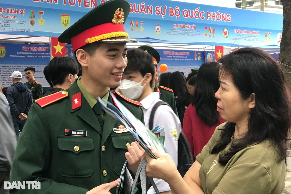 Điểm chuẩn khối trường quân sự cao, có ngành 27,97 điểm - 1 Điểm chuẩn khối trường quân sự cao, có ngành 27,97 điểm - 1