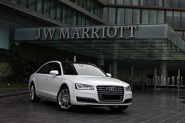 Bạn sẽ có gì, khi ngồi ghế sau Audi A8L?