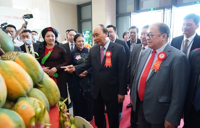 Thủ tướng Nguyễn Xuân Phúc dự Lễ kỷ niệm 90 năm thành lập Hội Nông dân Việt Nam - Ảnh 2.