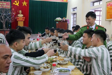 Đón Tết sớm ở nơi tưởng chừng không có Tết