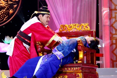 Táo Kinh tế và Táo Y tế trở thành... "cặp đôi hoàn hảo"