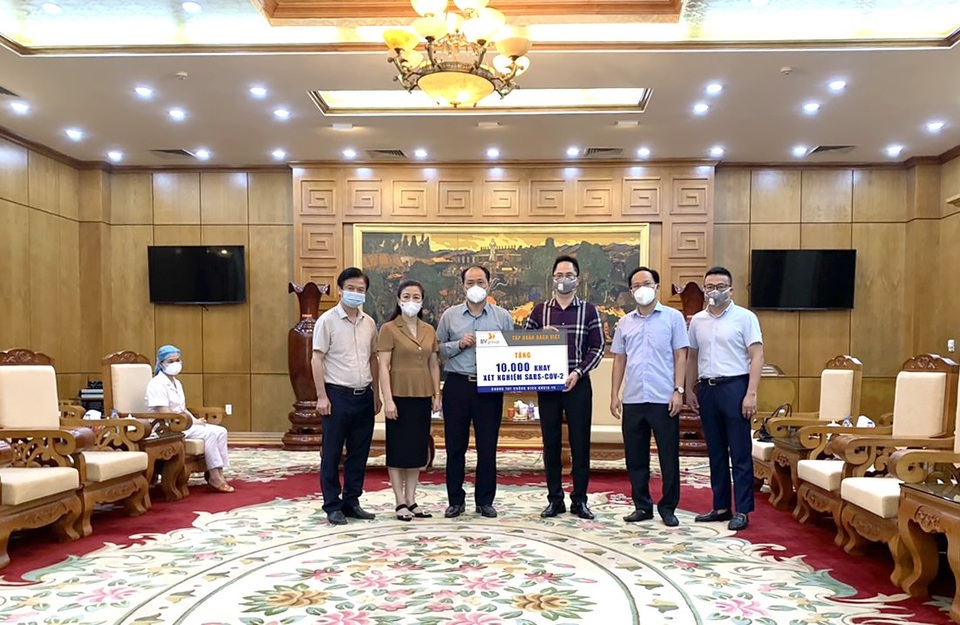 Tập đoàn Bách Việt tài trợ vật tư y tế trị giá gần 3 tỷ đồng ủng hộ Bắc Giang Bắc Ninh chống dịch Covid-19 - 1 Tập đoàn Bách Việt tài trợ vật tư y tế trị giá gần 3 tỷ đồng ủng hộ Bắc Giang Bắc Ninh chống dịch Covid-19 - 1