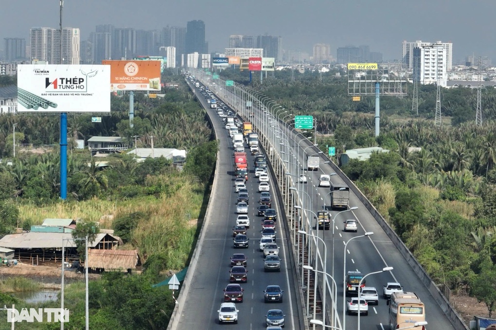 Thủ tướng đồng ý mở rộng cao tốc TPHCM - Long Thành lên 10 làn xe - 2