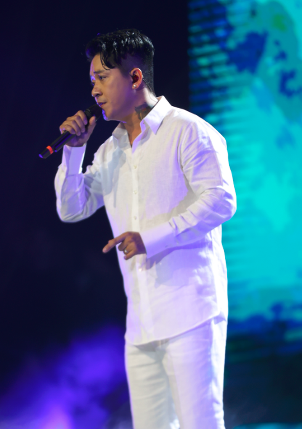 Thanh Lam - Tuấn Hưng hòa giọng đầy cảm xúc trong liveshow - 2 Thanh Lam - Tuấn Hưng hòa giọng đầy cảm xúc trong liveshow - 2