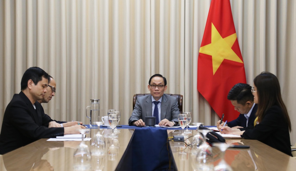 Het Verenigd Koninkrijk hecht veel belang aan het versterken van de vriendschap en samenwerking met Vietnam - 1 Anh rất coi trọng tăng cường quan hệ hữu nghị và hợp tác với Việt Nam - 1