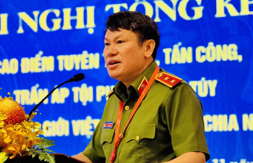 Trung tướng Viện: Có người nước ngoài vào Việt Nam tạo vỏ bọc buôn ma túy - 1 Trung tướng Viện: Có người nước ngoài vào Việt Nam tạo vỏ bọc buôn ma túy - 1