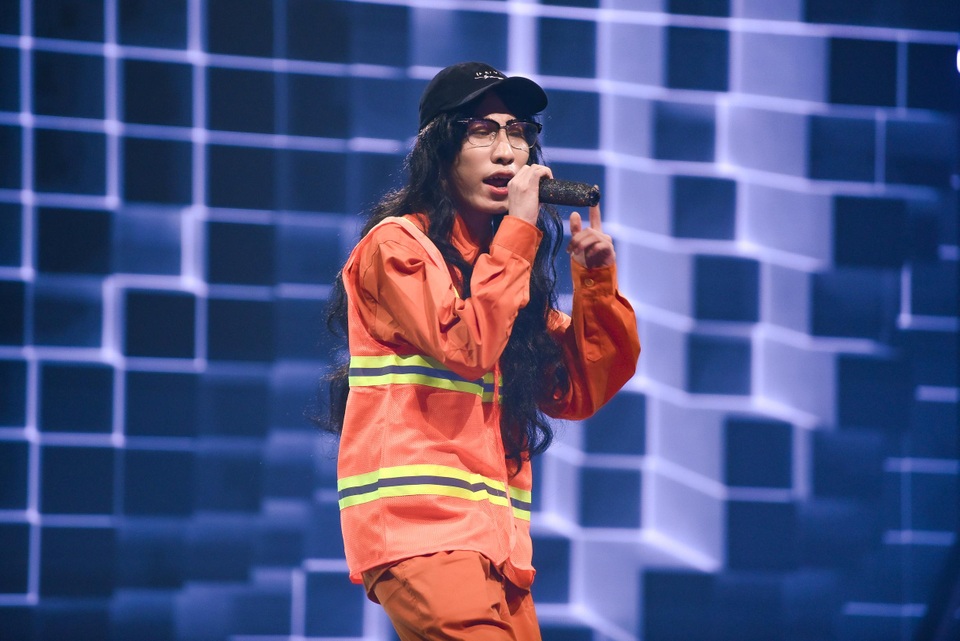 “Nổi da gà” thí sinh King of Rap làm mới hit của diva Hồng Nhung, Bằng Kiều - 4 “Nổi da gà” thí sinh King of Rap làm mới hit của diva Hồng Nhung, Bằng Kiều - 4