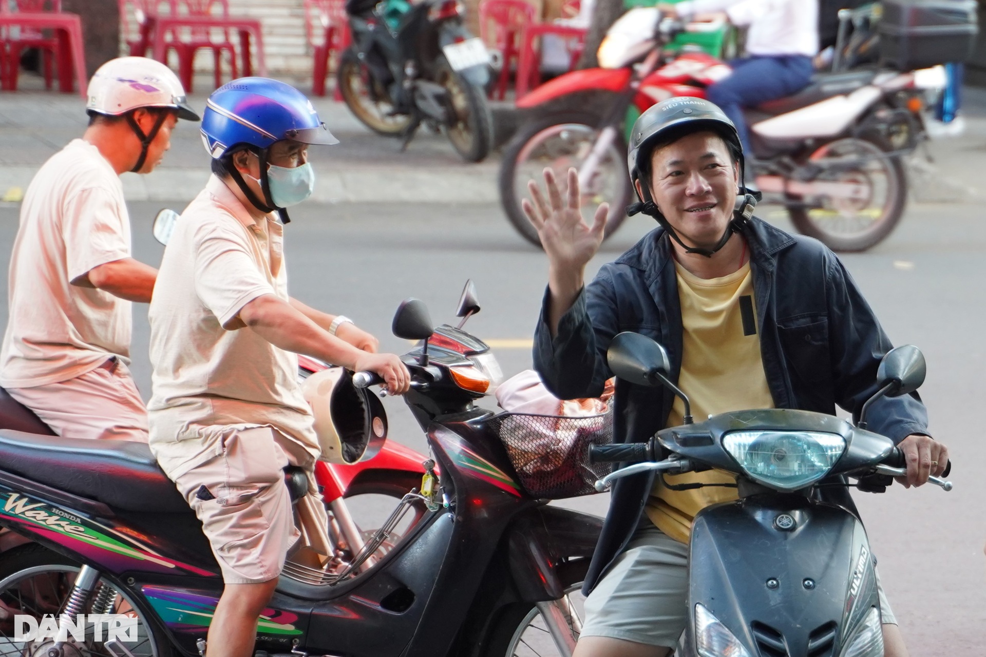 Près de 98 000 candidats à Hô-Chi-Minh-Ville participent à la répétition de l'examen de fin d'études secondaires de 2025 - 2 Gần 98.000 sĩ tử TPHCM bước vào cuộc tổng duyệt thi tốt nghiệp THPT 2025 - 2