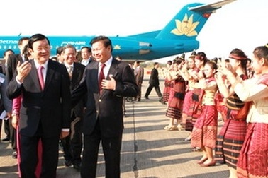 Chủ tịch nước kết thúc tốt đẹp chuyến thăm Lào