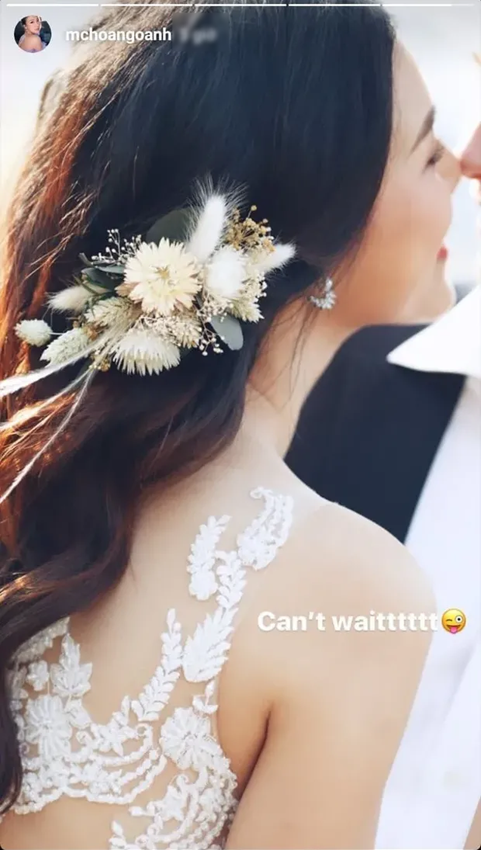Á hậu Hoàng Oanh công khai chồng Tây điển trai trong ảnh cưới - 2 Á hậu Hoàng Oanh công khai chồng Tây điển trai trong ảnh cưới - 2