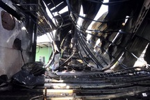 Công ty mút xốp bị lửa thiêu rụi, nhà xưởng đổ sập