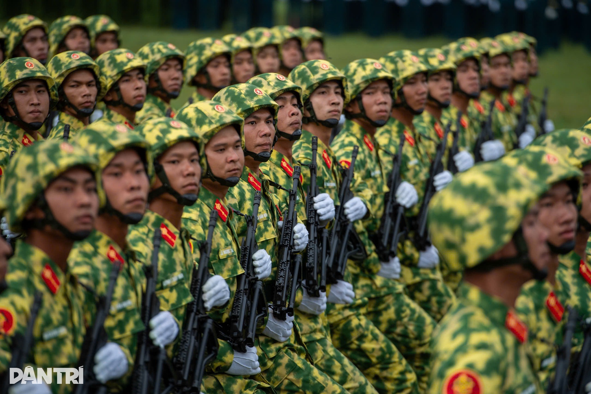 Đại tướng Phan Văn Giang kiểm tra, động viên các khối tham gia diễu binh - 6 Đại tướng Phan Văn Giang kiểm tra, động viên các khối tham gia diễu binh - 6