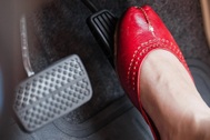 3 nguyên tắc quan trọng giúp tài xế tránh nhầm chân phanh và chân ga