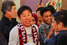 HLV Shin Tae Yong nhận "núi tiền", nói lời cuối khi rời Indonesia