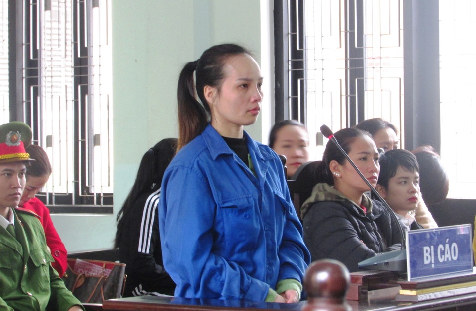 Chiếm đoạt 44 tỷ đồng, vợ cán bộ công an lãnh án chung thân - 3 Chiếm đoạt 44 tỷ đồng, vợ cán bộ công an lãnh án chung thân - 3