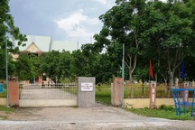 Cách chức chủ tịch UBND xã liên quan đến sai phạm đất đai