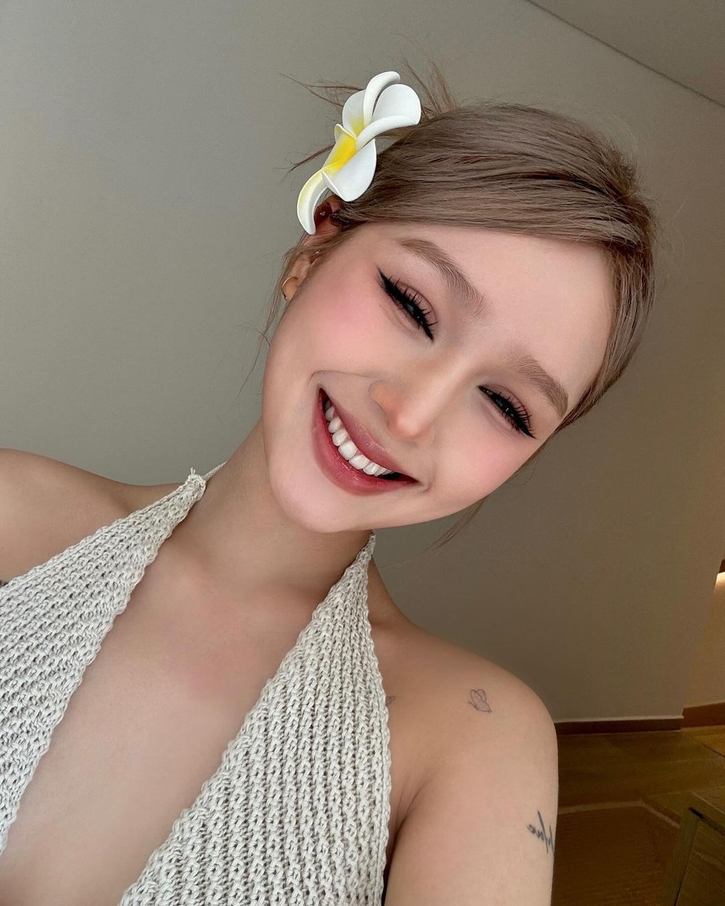 Xoài Non gợi cảm tuổi 22, hôn nhân bên chồng đại gia gây chú ý - 1 Xoài Non gợi cảm tuổi 22, hôn nhân bên chồng đại gia gây chú ý - 1