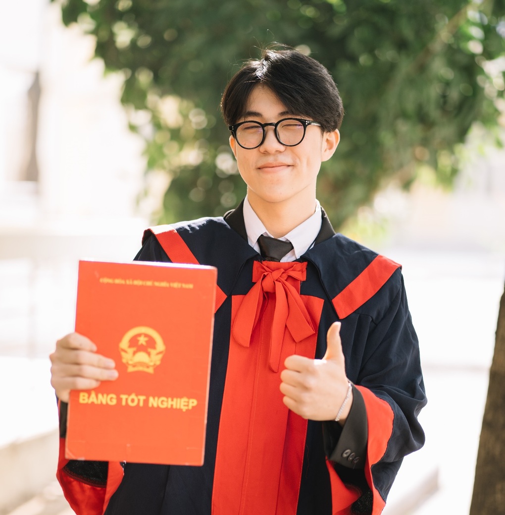 Từ thí sinh duy nhất không có huy chương đến giải Nhất Học sinh giỏi - 2 Từ thí sinh duy nhất không có huy chương đến giải Nhất Học sinh giỏi - 2