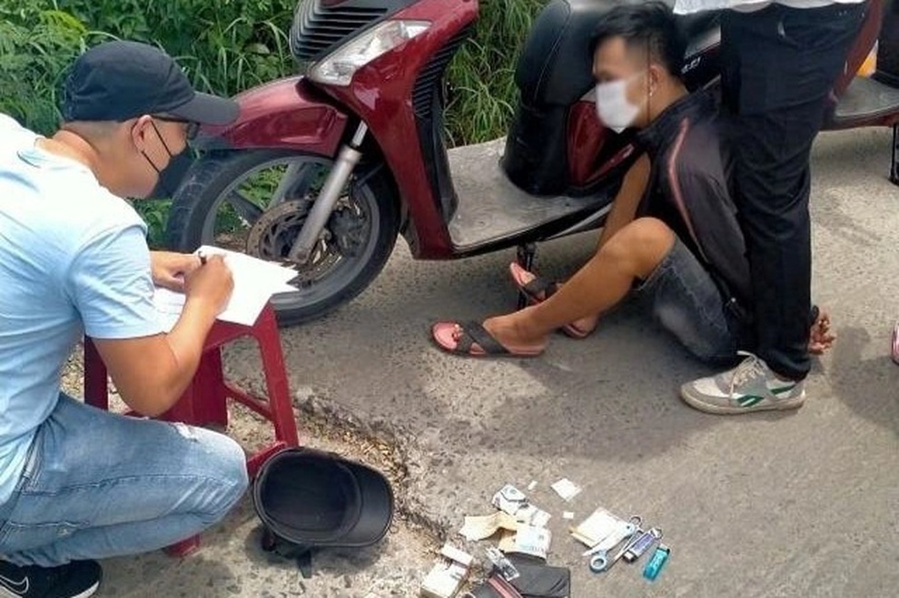 Công an Hội An phá chuyên án ma túy ngay làng chài ven phố cổ - 2 Công an Hội An phá chuyên án ma túy ngay làng chài ven phố cổ - 2