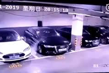 Xe Tesla Model S bất ngờ phát nổ, cháy rụi trong bãi đỗ