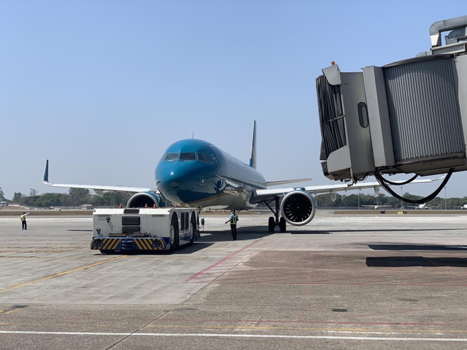 Vietnam Airlines thực hiện hai chuyến bay đặc biệt đưa người Việt từ Myanmar về nước - Ảnh 3. Vietnam Airlines thực hiện hai chuyến bay đặc biệt đưa người Việt từ Myanmar về nước - Ảnh 3.
