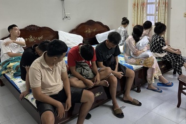 9 thanh niên mở tiệc ma túy trong khách sạn