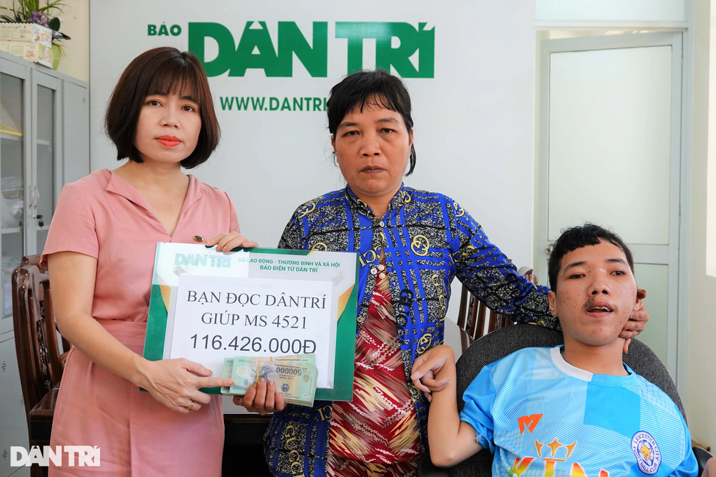 Bạn đọc Dân trí giúp đỡ người mẹ nuôi 2 con giời đày hơn 116 triệu đồng - 1 Bạn đọc Dân trí giúp đỡ người mẹ nuôi 2 con giời đày hơn 116 triệu đồng - 1