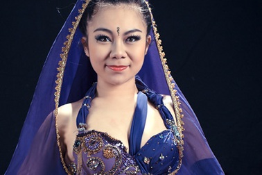 Ngắm vũ công Việt xinh đẹp là giám khảo bellydance cấp quốc tế