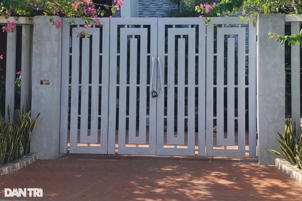 Hàng xóm từ mặt nhau vì tấm biển gia đình văn hóa trước cổng nhà - 2 Hàng xóm từ mặt nhau vì tấm biển gia đình văn hóa trước cổng nhà - 2