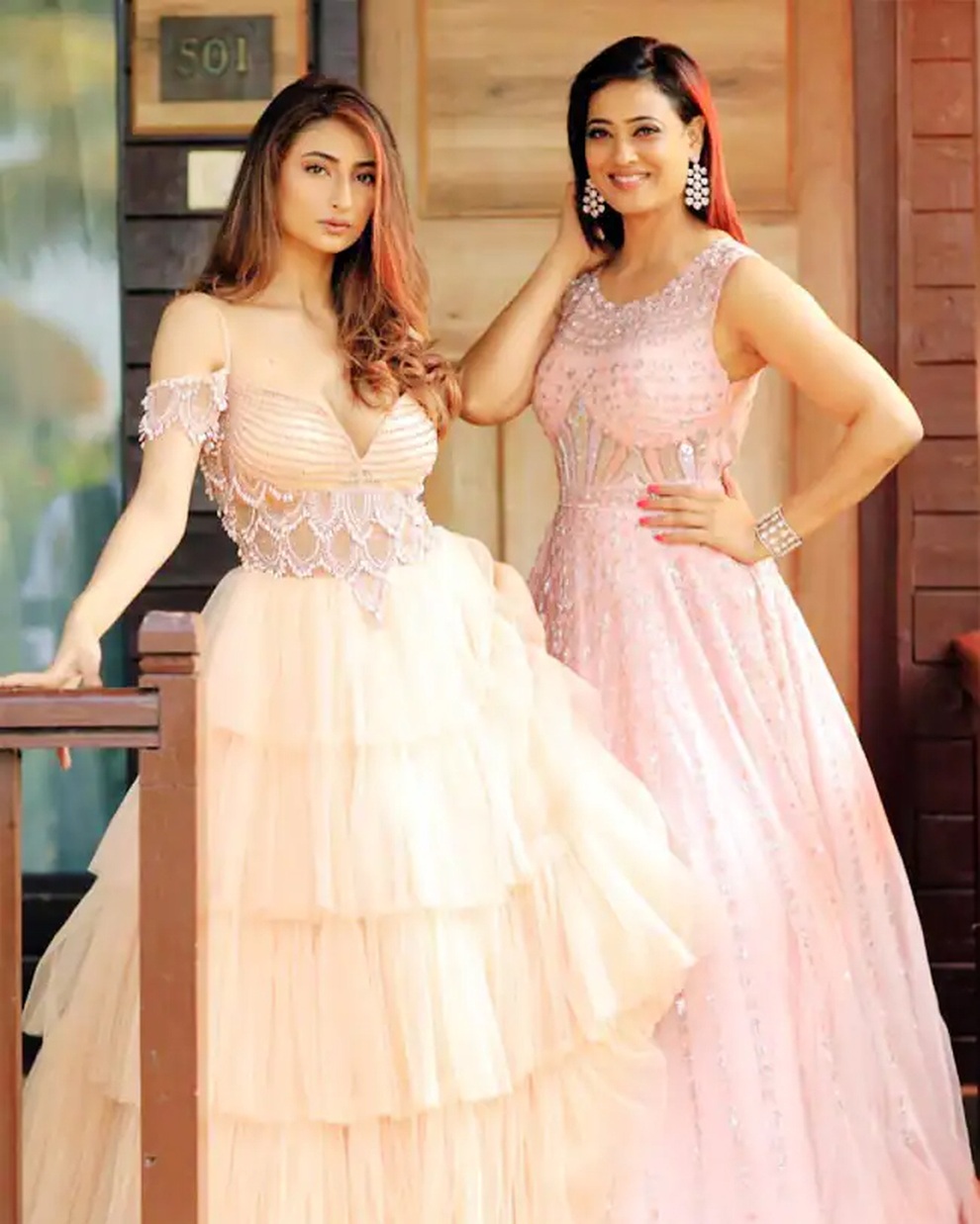 Hai mẹ con xinh đẹp nổi đình nổi đám tại Ấn Độ - 3 Hai mẹ con xinh đẹp nổi đình nổi đám tại Ấn Độ - 3