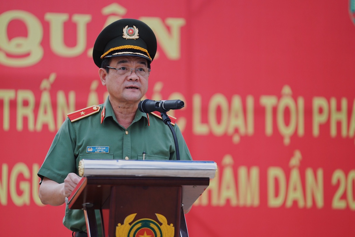 Công an TPHCM ra quân trấn áp tội phạm dịp cuối năm - 1 Công an TPHCM ra quân trấn áp tội phạm dịp cuối năm - 1