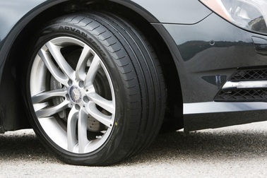 “Xế” đẹp cần chọn lốp an toàn