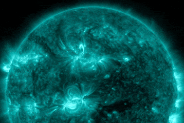 Mặt Trời tấn công Trái Đất, gây bão địa từ mạnh nhất 6 năm qua