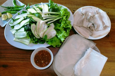 Ghé xứ Đà thành, nhớ thương mãi món bánh tráng cuốn thịt heo