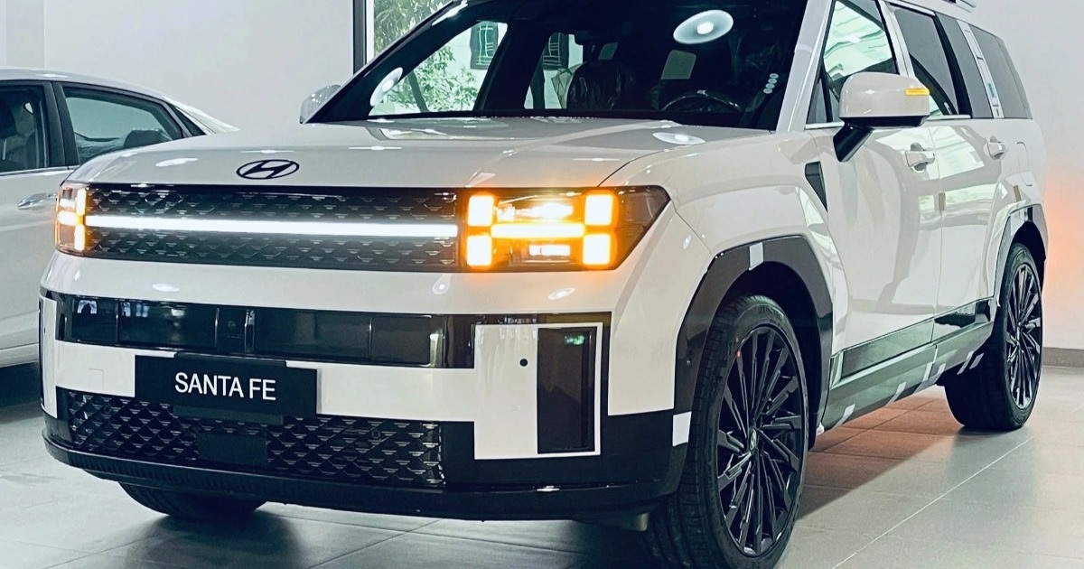 SUV Hàn Quốc cạnh tranh Ford Everest tiếp tục tăng ưu đãi tại đại lý